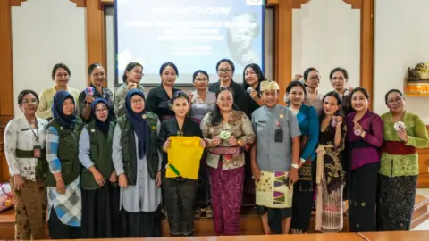 Badung Latih Perempuan Olah Sampah Jadi Produk Bernilai Jual