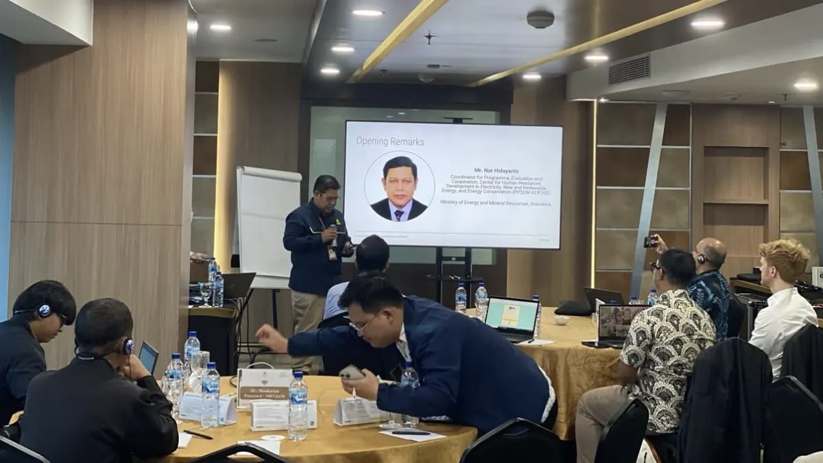 Encouraging Industrial Decarbonization, PPSDM KEBTKE Trains 30 Energy Management Participants