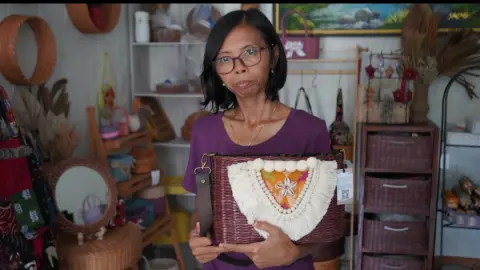 Rusmiati Turns Used Paper into Crafts, Turnover Reaches IDR 5 Million a Month