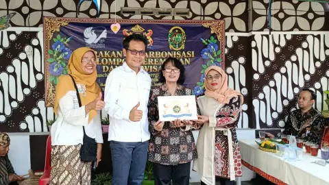 Panel Surya Dukung Hidroponik Kelompok Perempuan di Semaki Yogyakarta