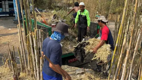 Cegah Sampah Mempersempit Jalan, DLH Cirebon Tata TPS Krucuk