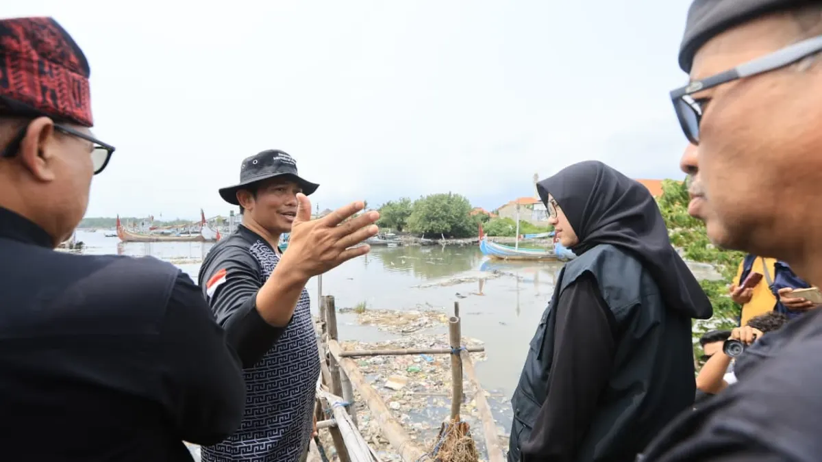 Lebih dari 15 Ton Sampah Diangkat dari Kalimati, Terkontaminasi dan Tak Bisa Didaur Ulang
