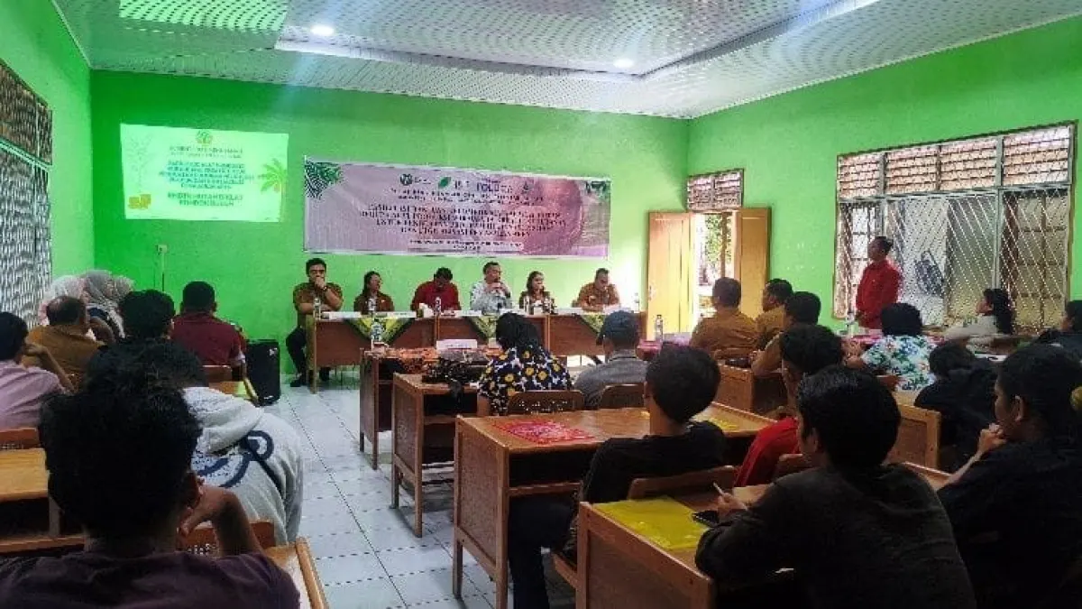Six Sugar Palm Business Groups in Simalungun Receive Ant Sugar Production Equipment
