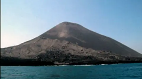 Gunung Muda yang Tak Pernah Diam